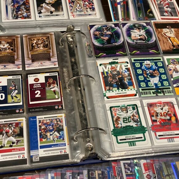 HUGE ROOKIE TRADING CARD LOT - Hundreds of Modern Rookie Cards - Many Sports - Picture 3 of 16